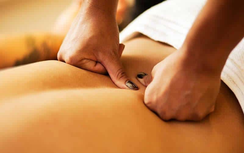 Massagem Tântrica Uma massagem relaxante seguida de toques sensitivos