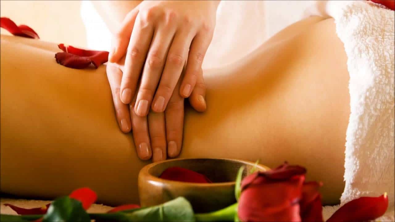 Massagem erótica: Como fazer seu parceiro gozar com esta massagem sensual