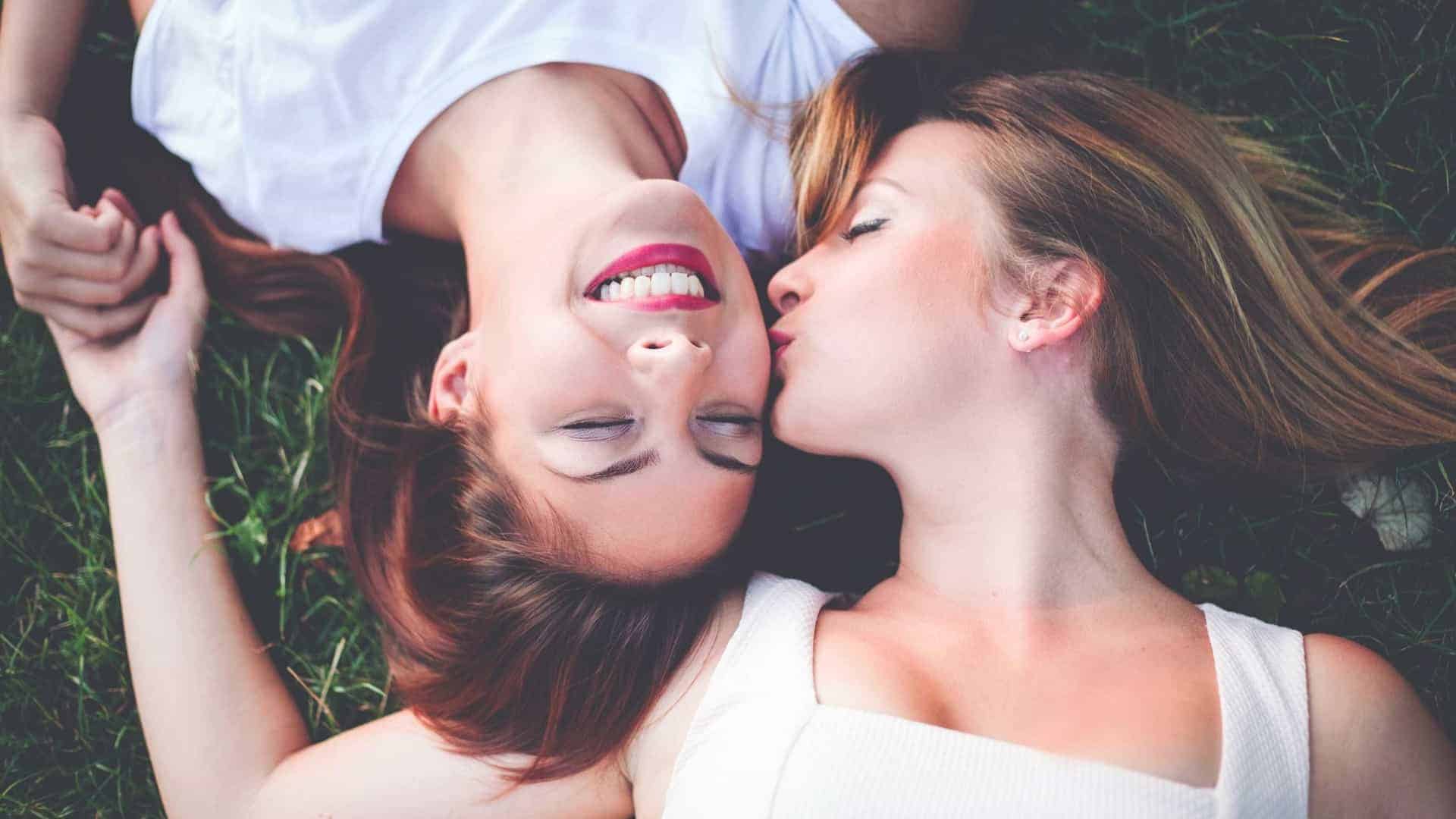 Bissexual: a mulher é sempre, aponta estudo
